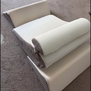 Orthopedic Cervical Support Pillow with Diamond-Pattern Cover